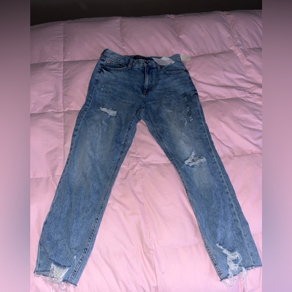 Women’s Aeropostale dark/light blue ripped Mom jeans stretch size: 6R
